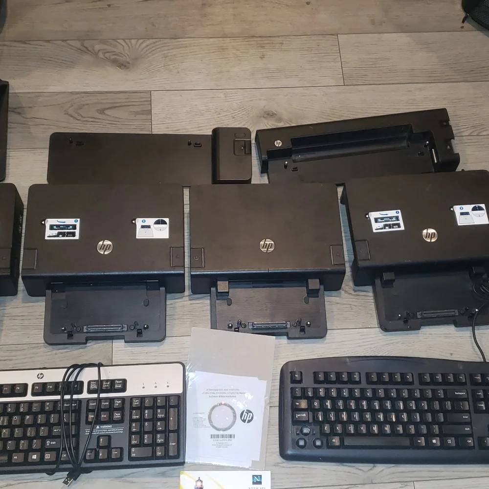 6 HP advanced docking stations lot